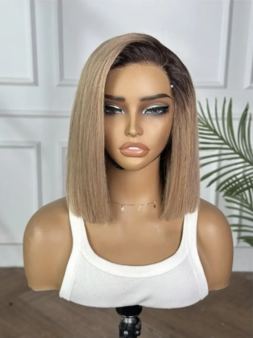Perruque Lisse blond cendré 10 pouces mini lace