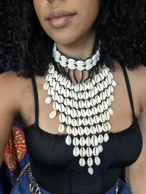 Collier Cauris long