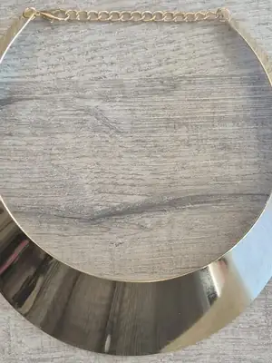 Collier doré 3