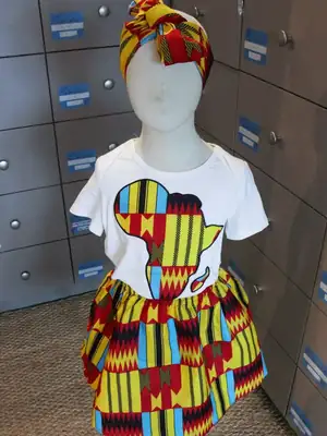 Ensemble fille jaune Afrique