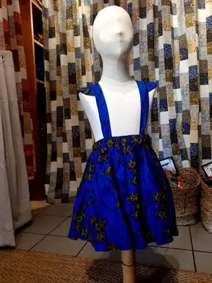 Jupe enfant à bretelles Yendi