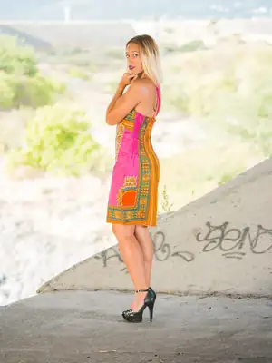 Robe Dashiki décolletée (3 coloris) 8