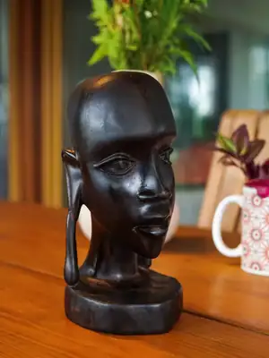 Sculpture visage Massaï 3