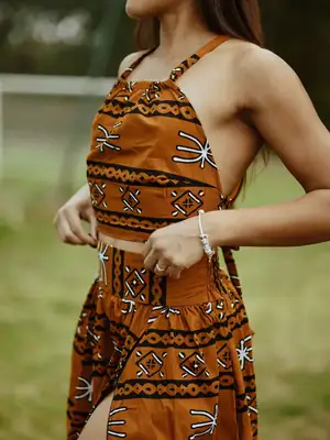 Kaélé Backless Top 4